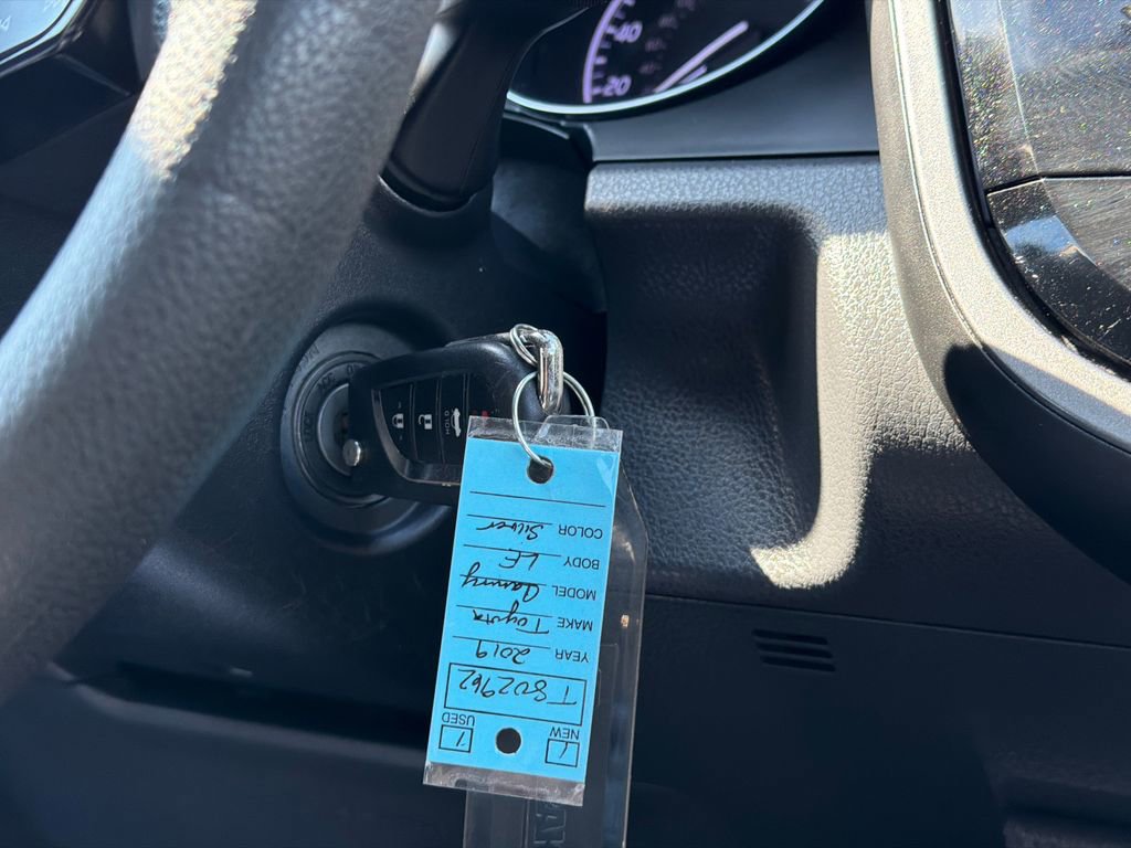 Used 2019 Toyota Camry LE image 23