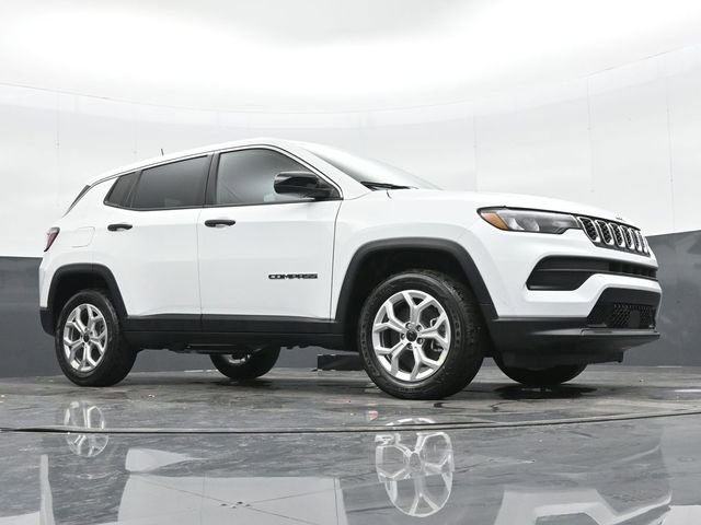 Used 2025 Jeep Compass Sport image 43