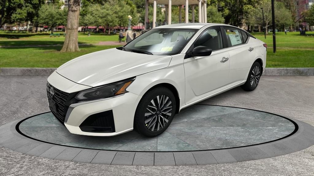 Used 2024 Nissan Altima 2.5 SV