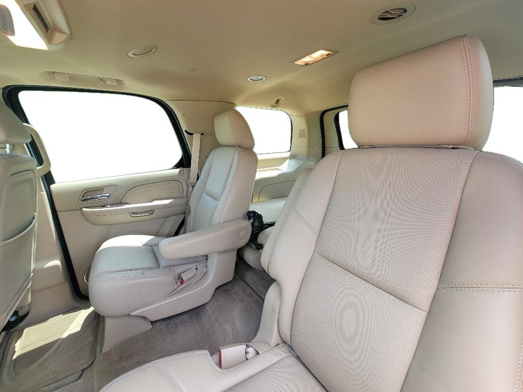 Used 2014 Cadillac Escalade Premium AWD/4WD image 25