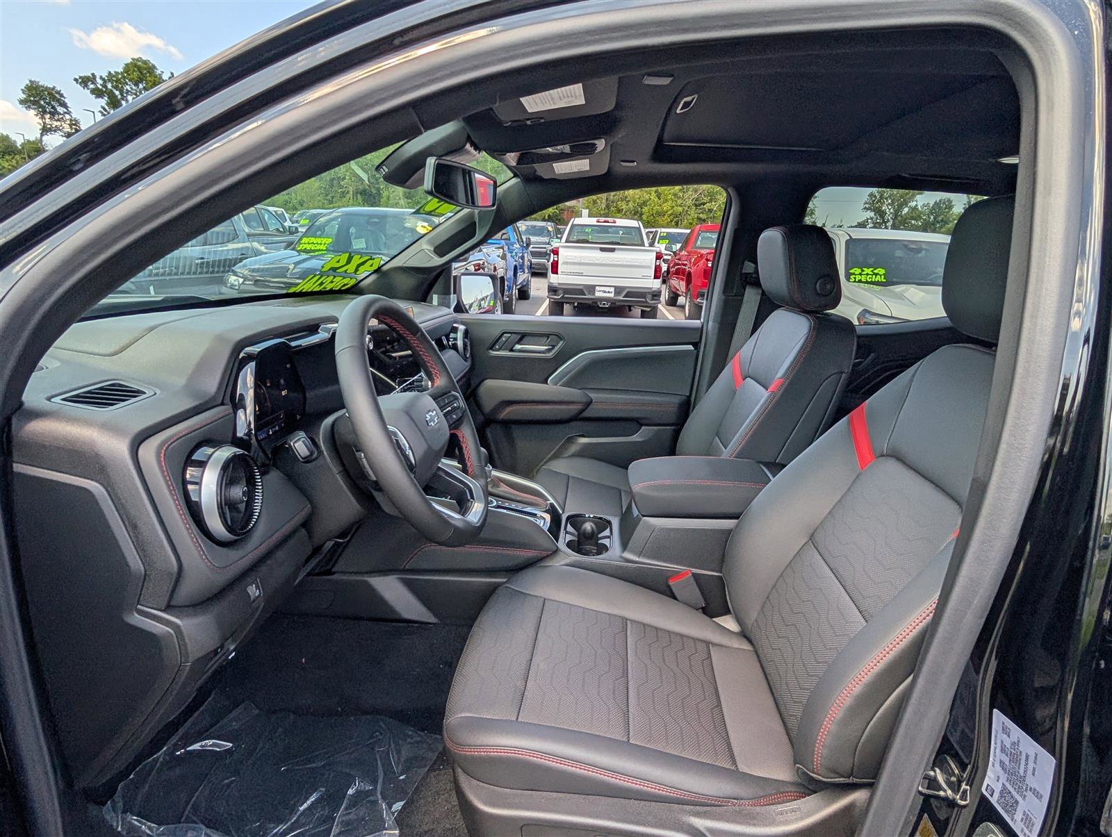 New 2025 Chevrolet Colorado Z71 w/ Z71 Convenience Package 2 image 11