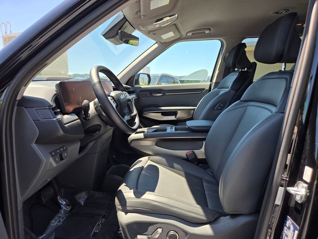 Certified 2024 Kia EV9 Light Long Range RWD image 23