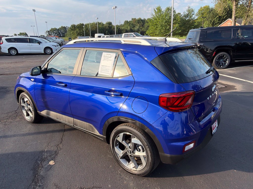 Used 2025 Hyundai Venue SEL FWD image 5