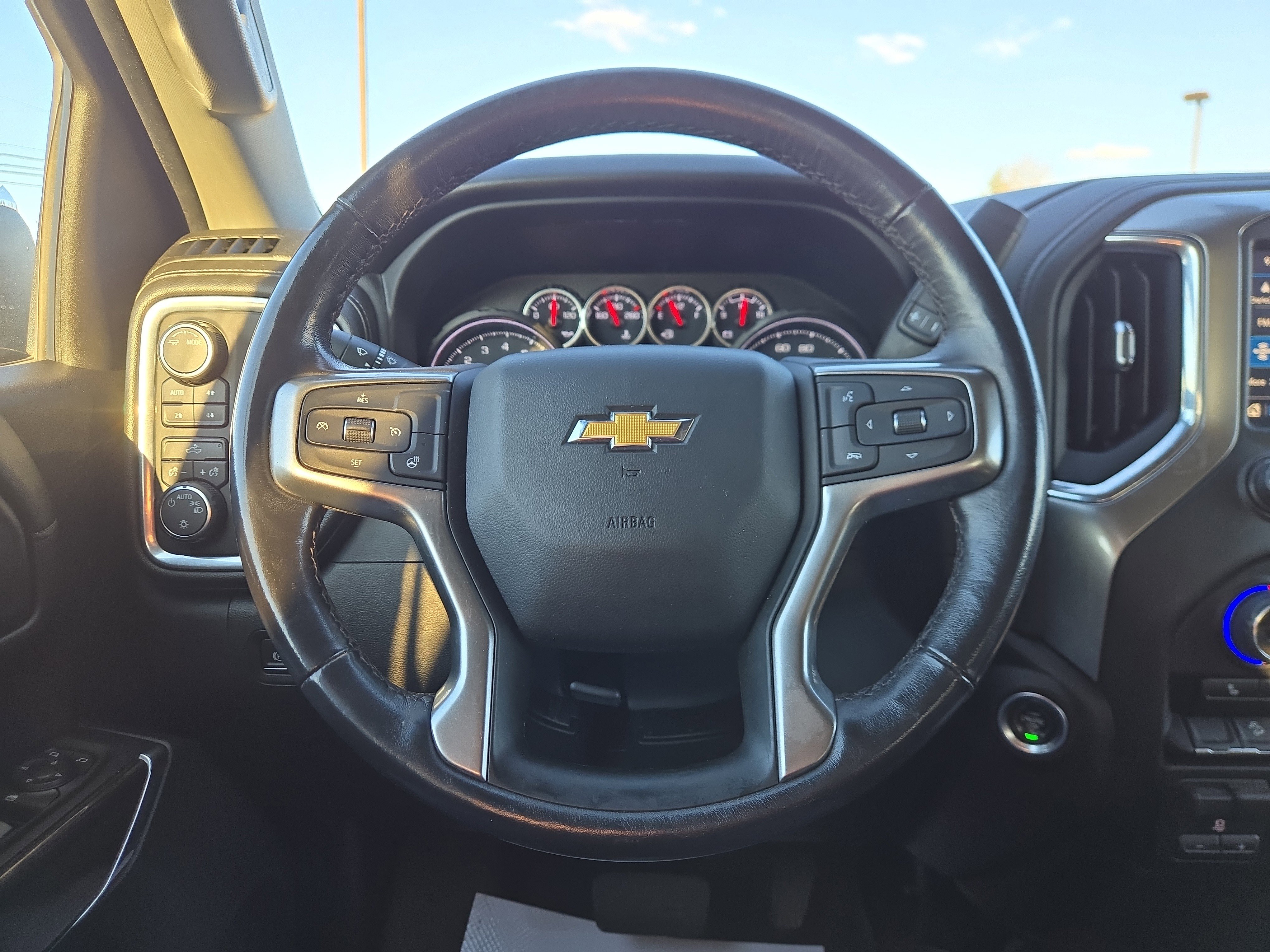 Used 2022 Chevrolet Silverado 1500 LT w/ Z71 Off-Road Package image 17