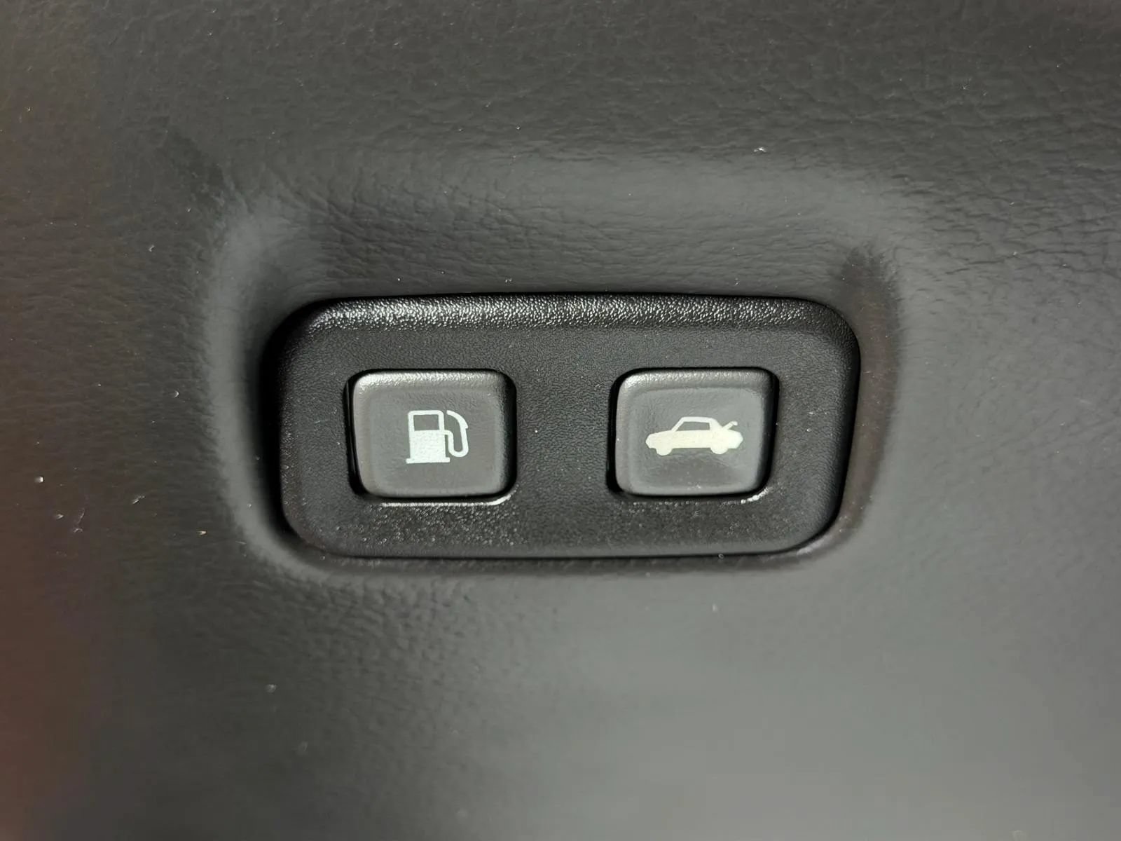 Used 2005 Chevrolet Corvette Coupe w/ Preferred Equipment Group RWD image 25