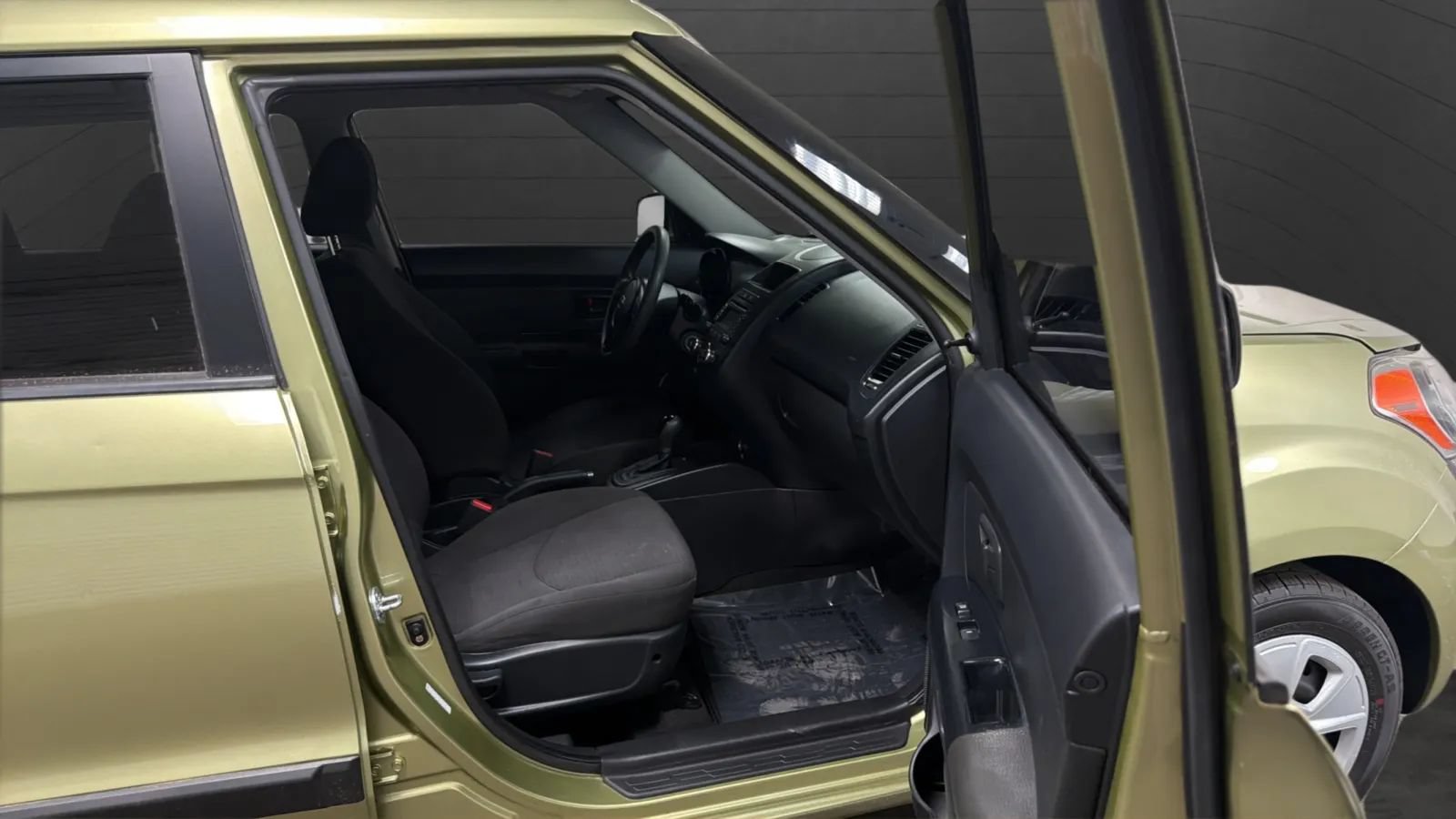 Used 2012 Kia Soul FWD image 20