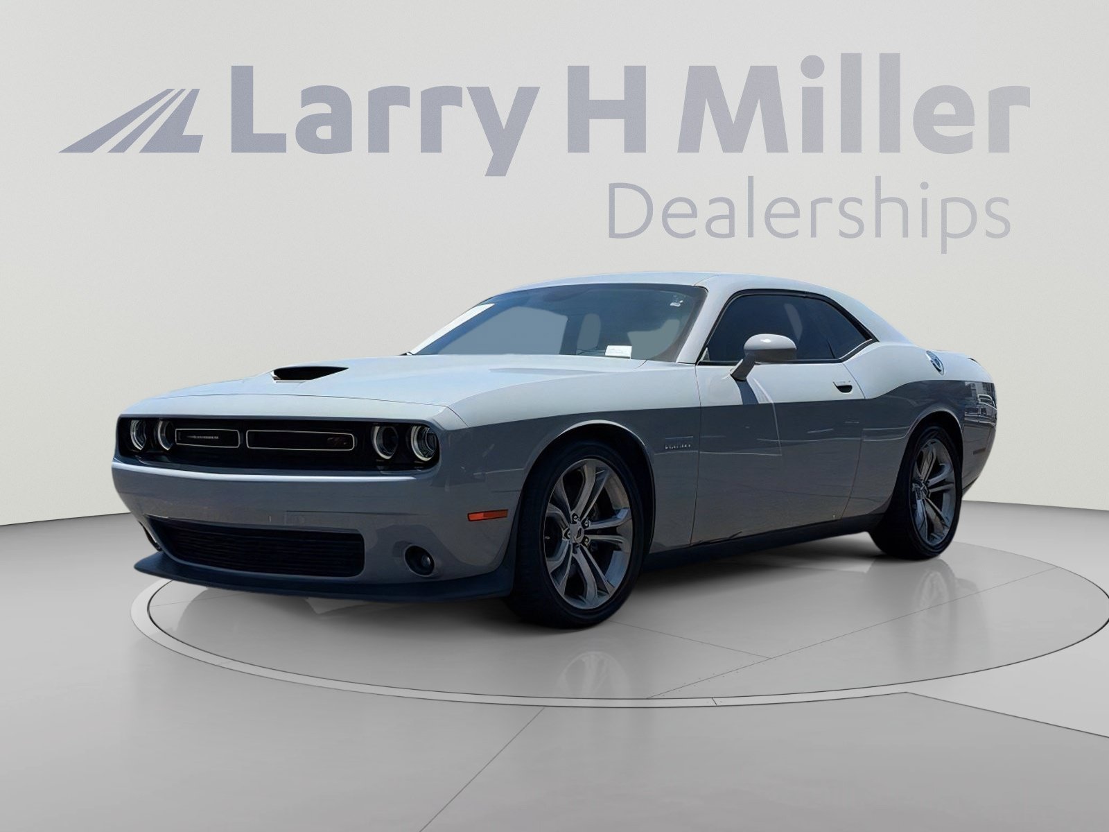 Used 2022 Dodge Challenger R/T RWD image 1