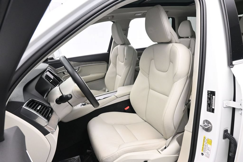 Used 2024 Volvo XC90 T8 Plus AWD/4WD image 12