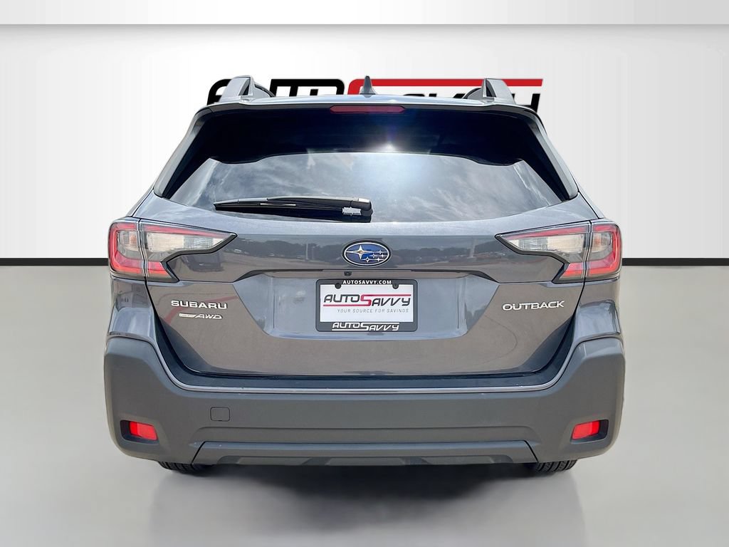 Used 2025 Subaru Outback Premium AWD/4WD image 6