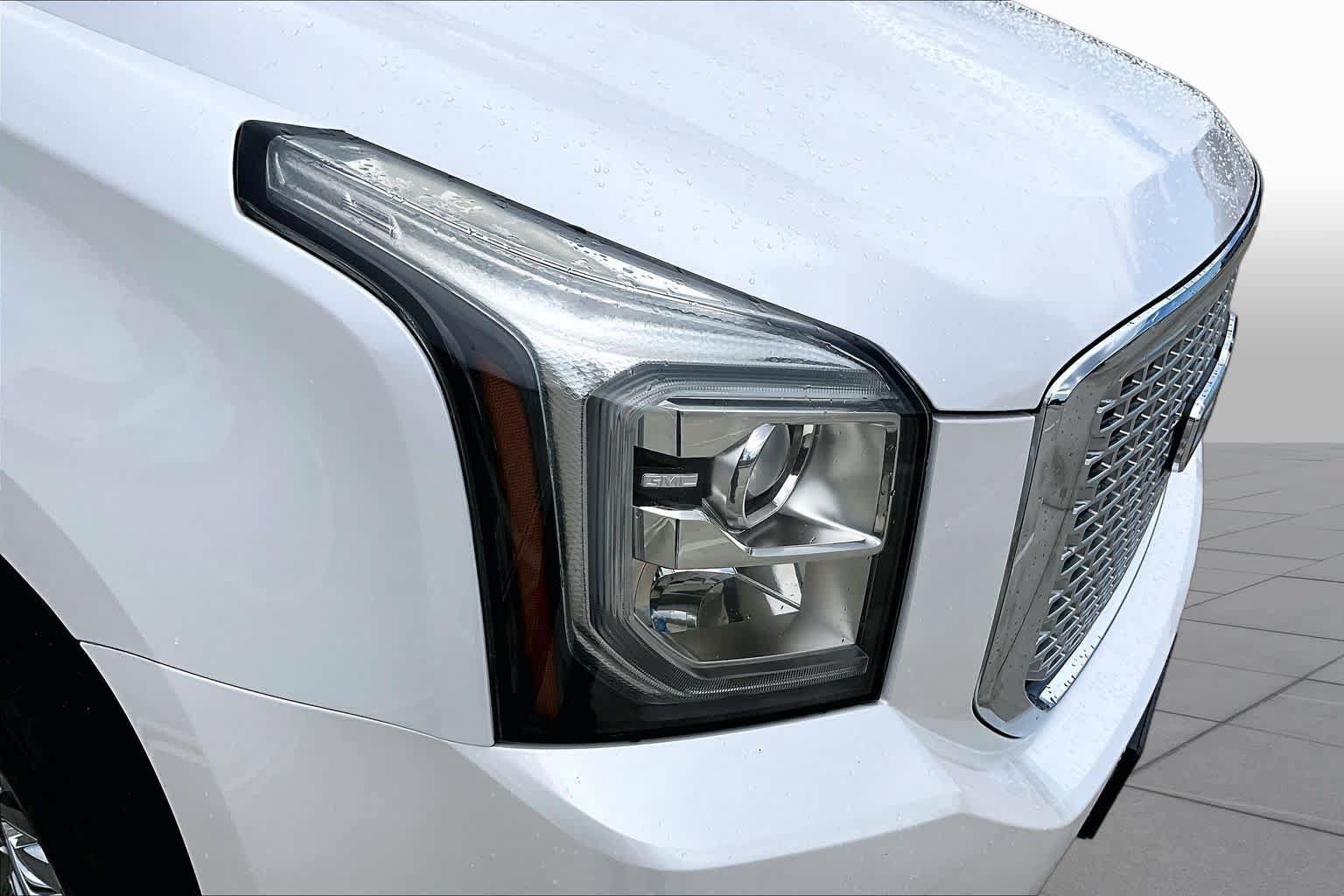 Used 2016 GMC Yukon Denali w/ Open Road Package AWD/4WD image 24