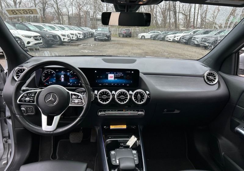 Used 2023 Mercedes-Benz GLA 250 4MATIC image 6