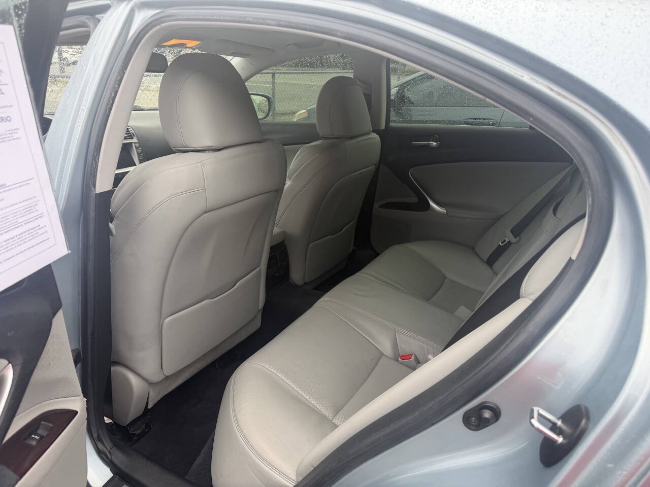 Used 2007 Lexus IS 250 w/ Luxury Plus Pkg RWD image 3