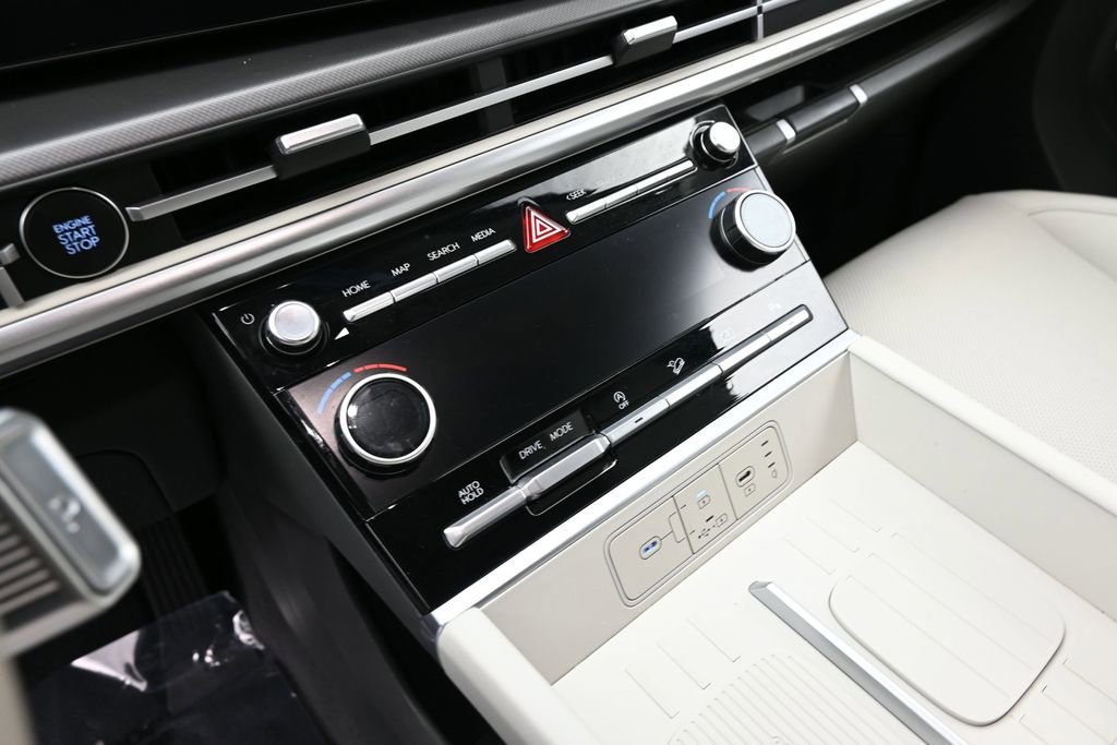 Used 2026 Hyundai Santa Fe SEL FWD image 18