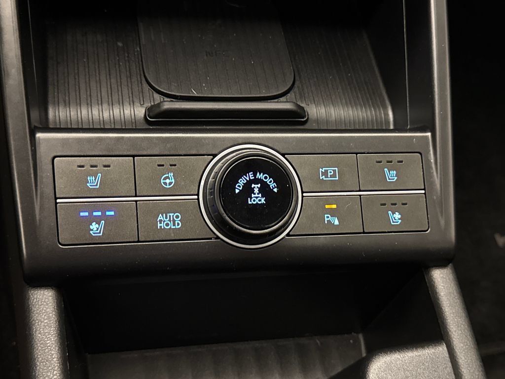Used 2025 Hyundai Kona Limited AWD/4WD image 28