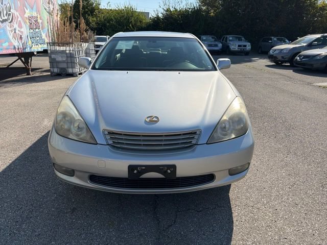 Used 2002 Lexus ES 330 w/ Premium Pkg FWD image 2