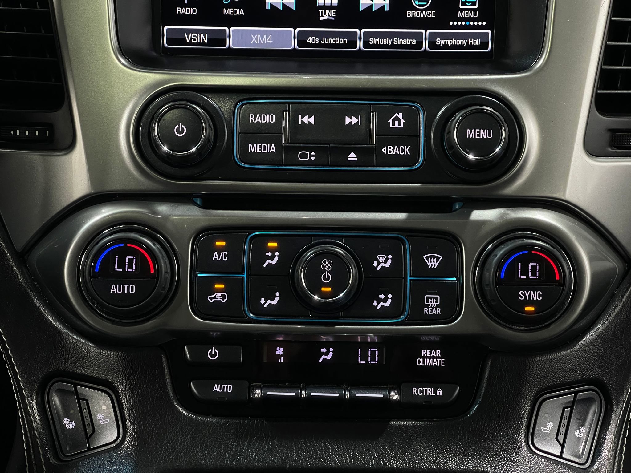 Used 2018 Chevrolet Tahoe LT w/ Luxury Package AWD/4WD image 25