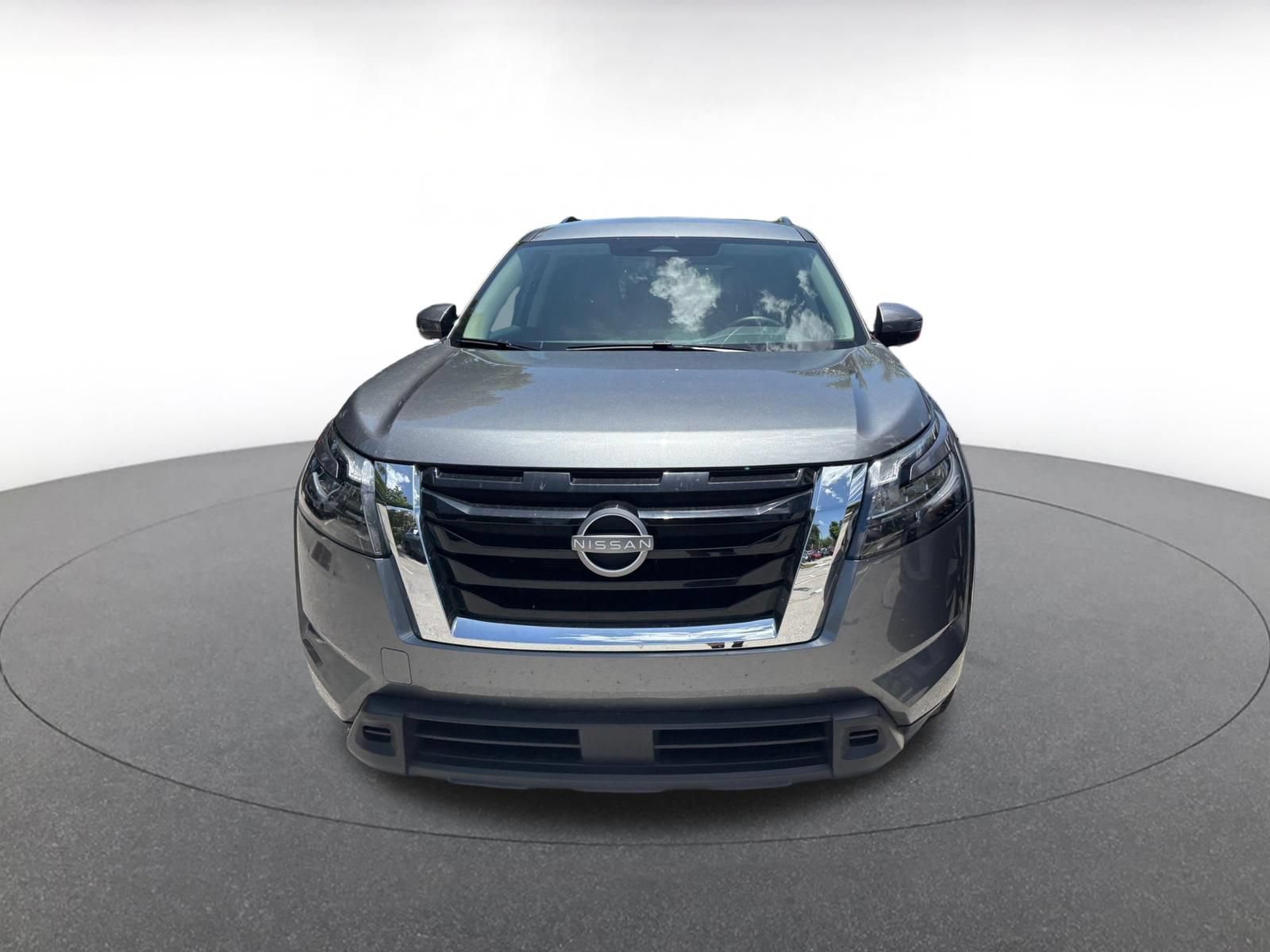 Used 2025 Nissan Pathfinder SV FWD image 7