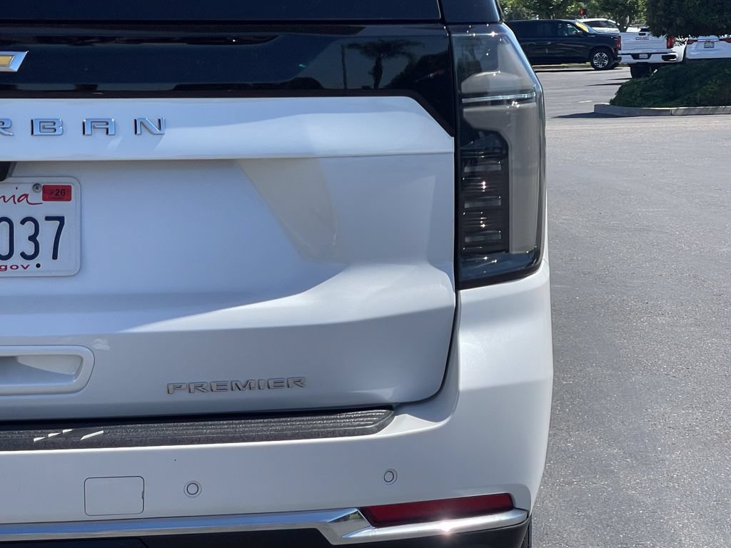 Used 2025 Chevrolet Suburban Premier AWD/4WD image 10