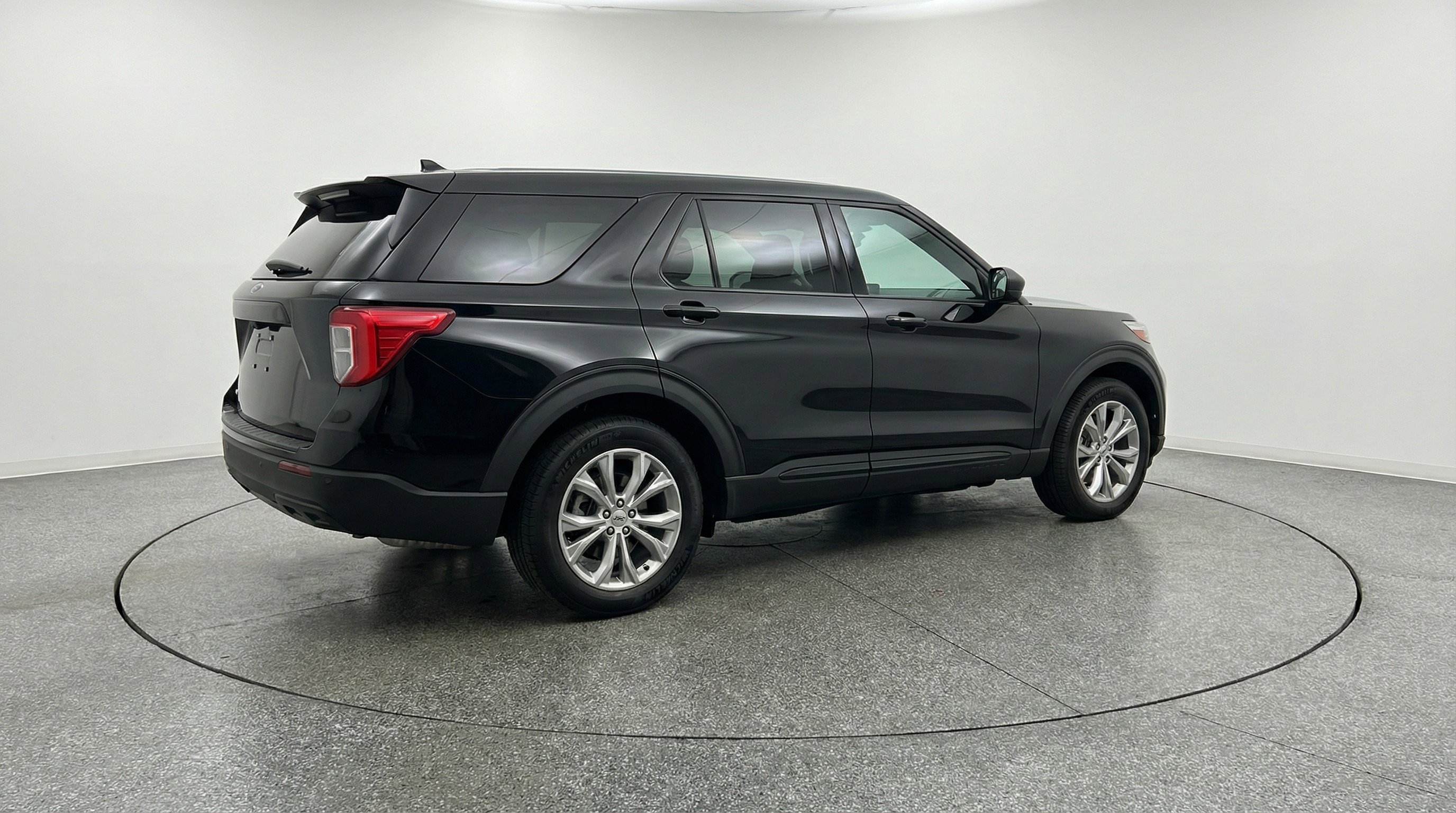 Used 2024 Ford Explorer Limited image 9