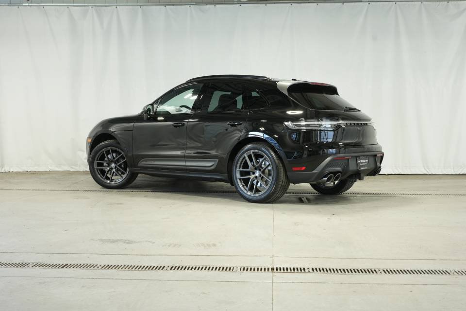 Certified 2026 Porsche Macan Turbo AWD/4WD image 3