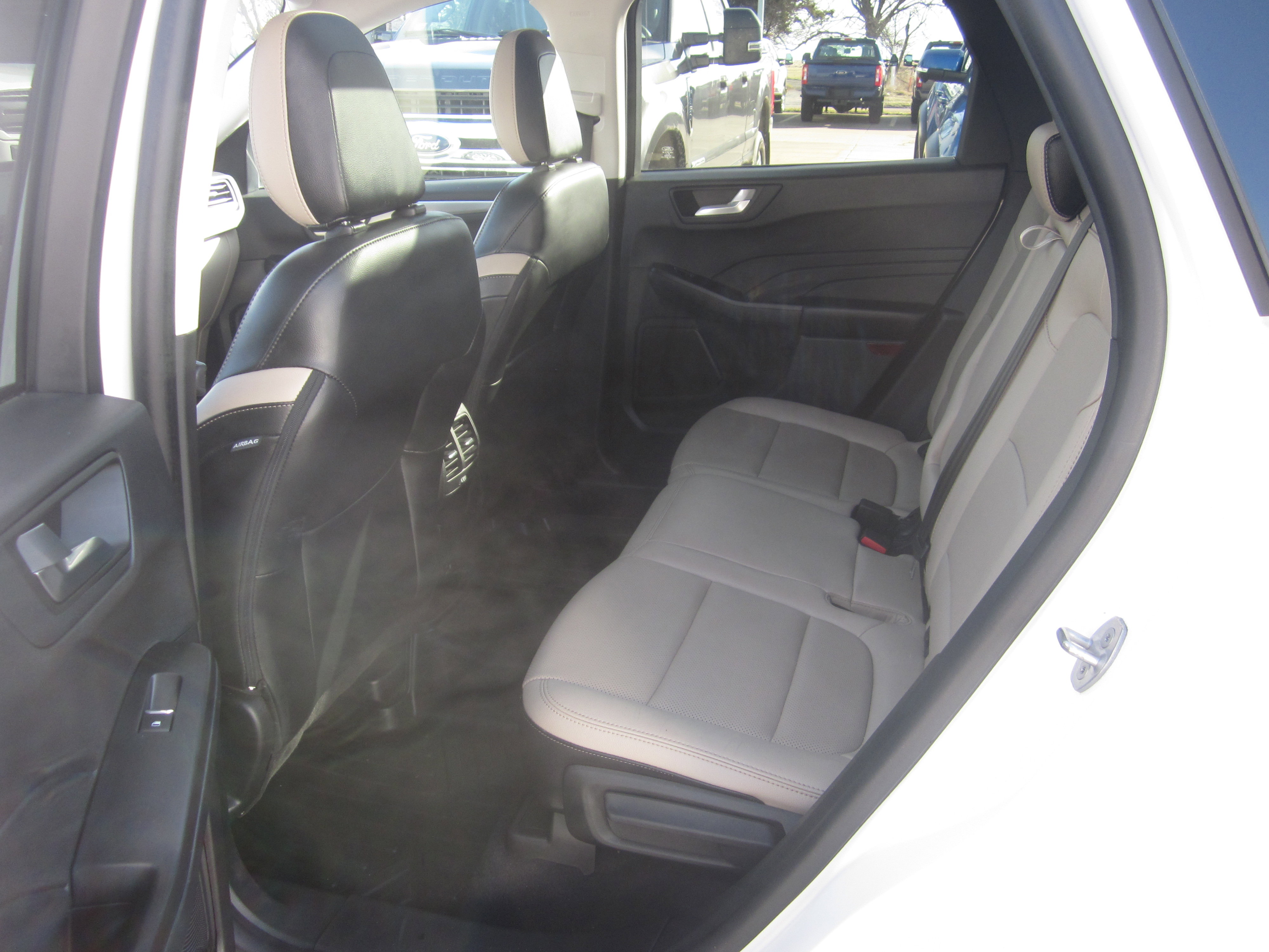 Used 2022 Ford Escape Titanium w/ Class II Trailer Tow Package image 13