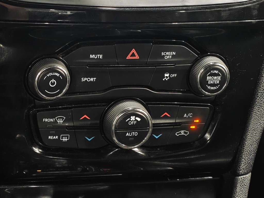 Used 2020 Chrysler 300 S AWD/4WD image 8