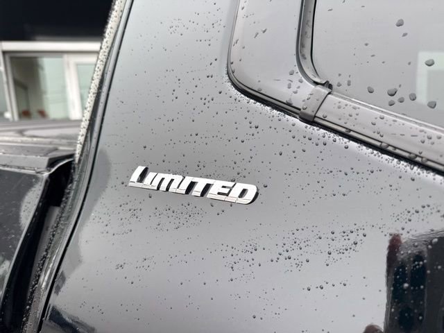 Used 2024 Toyota Tundra Limited AWD/4WD image 11