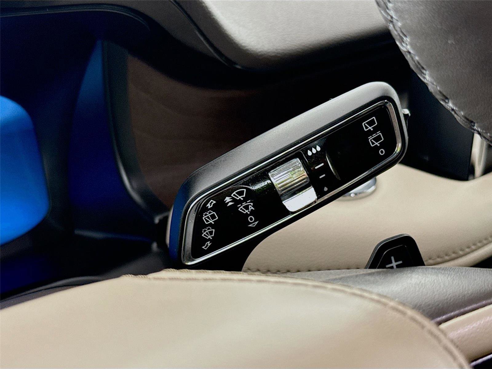 Used 2021 Lincoln Aviator Reserve w/ Equipment Group 202A image 6