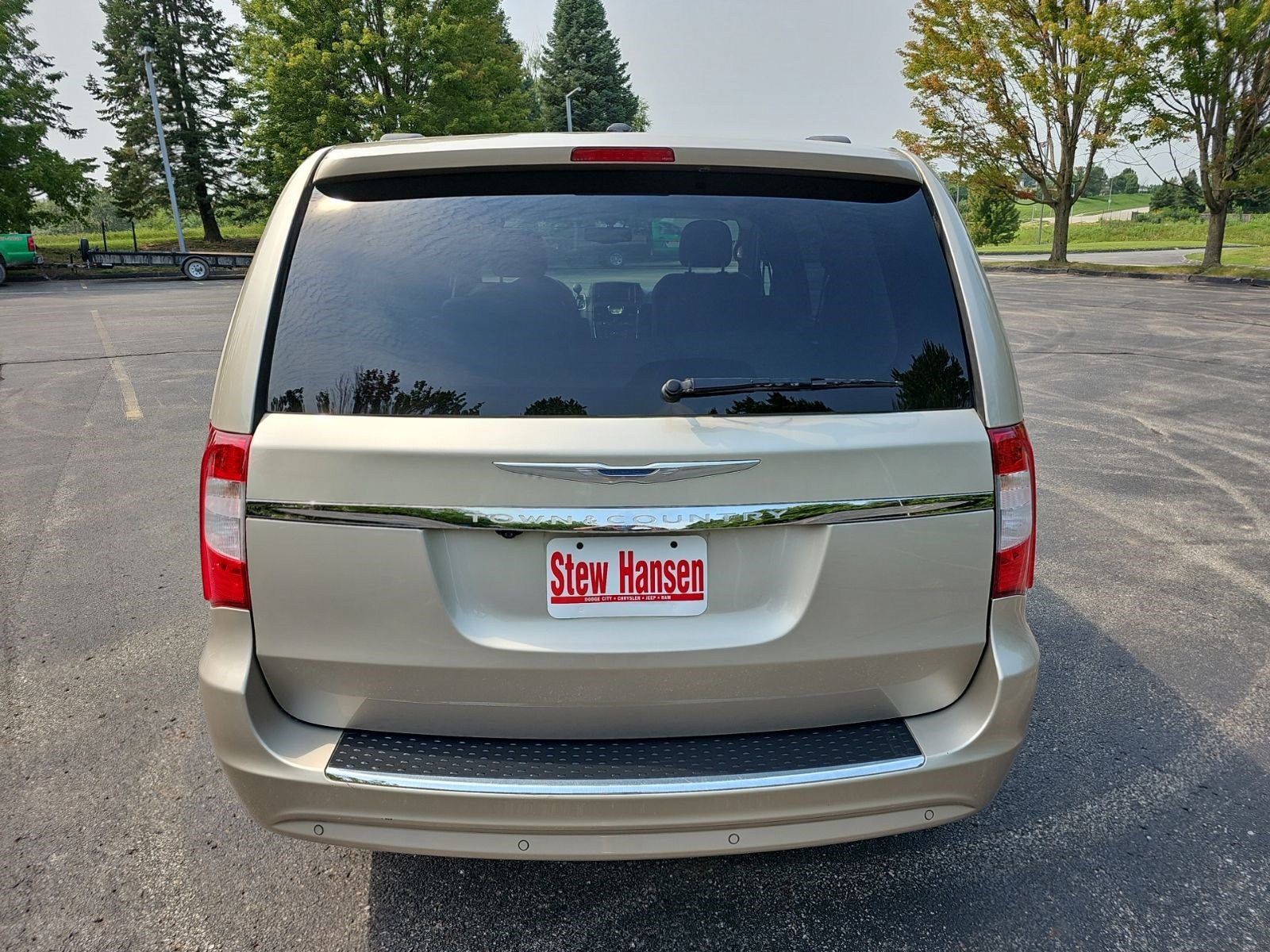 Used 2016 Chrysler Town & Country Touring-L w/ Driver Convenience Group FWD image 5