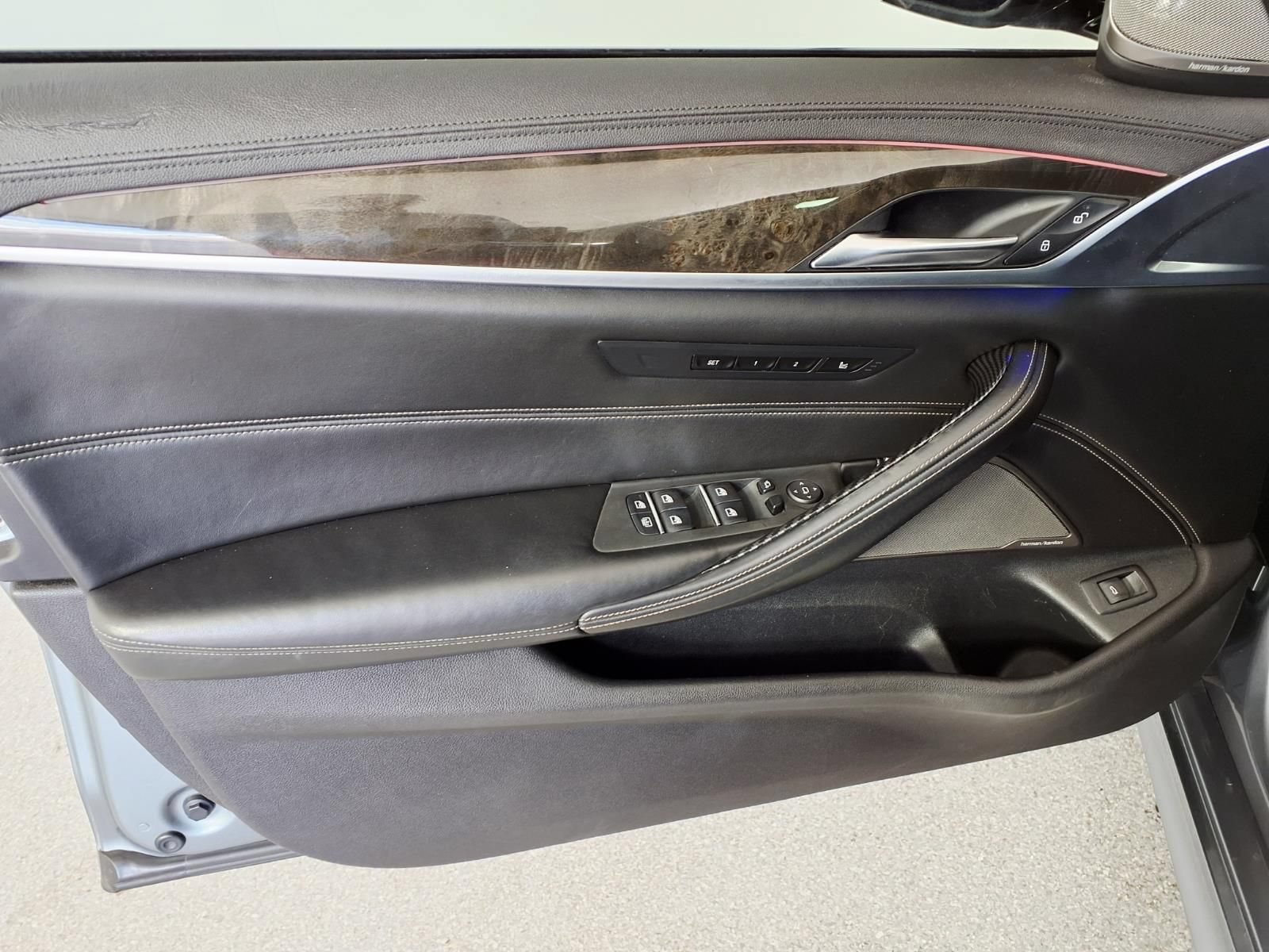 Used 2018 BMW M550i xDrive AWD/4WD image 14