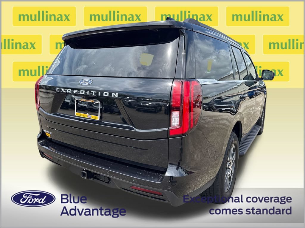Used 2025 Ford Expedition Active RWD image 4