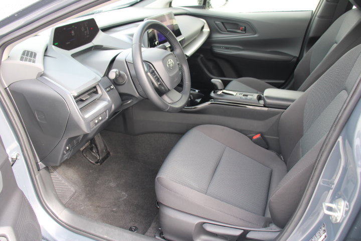 Used 2024 Toyota Prius LE image 11