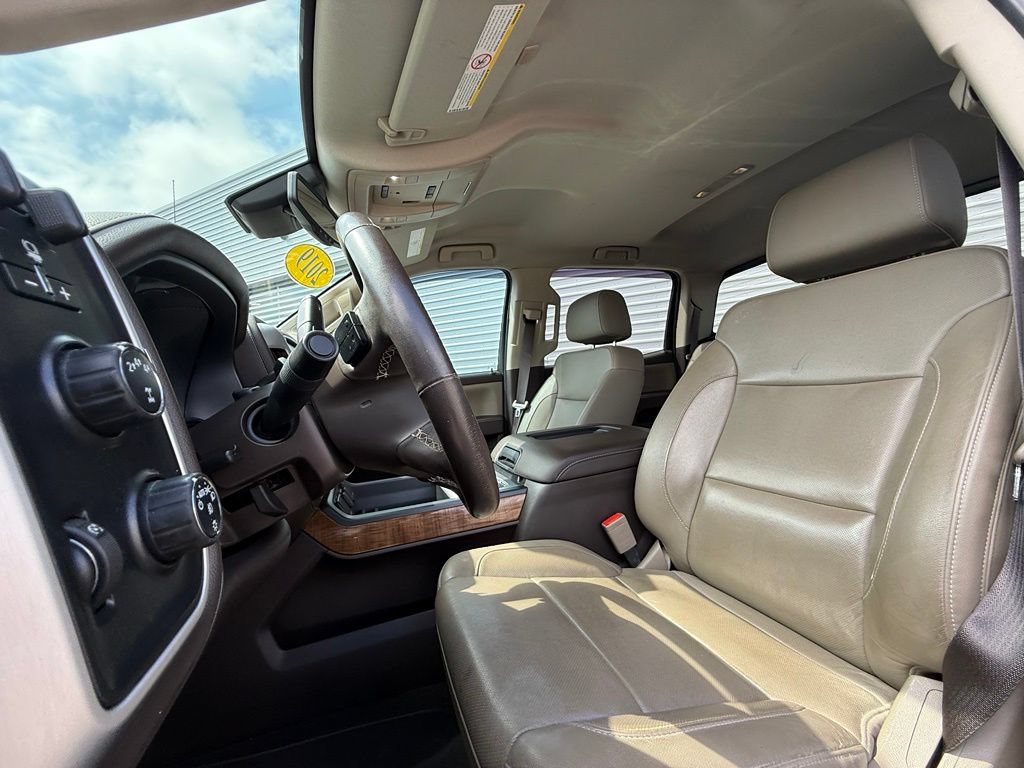 Used 2019 GMC Sierra 2500 SLT w/ Duramax Plus Package AWD/4WD image 4