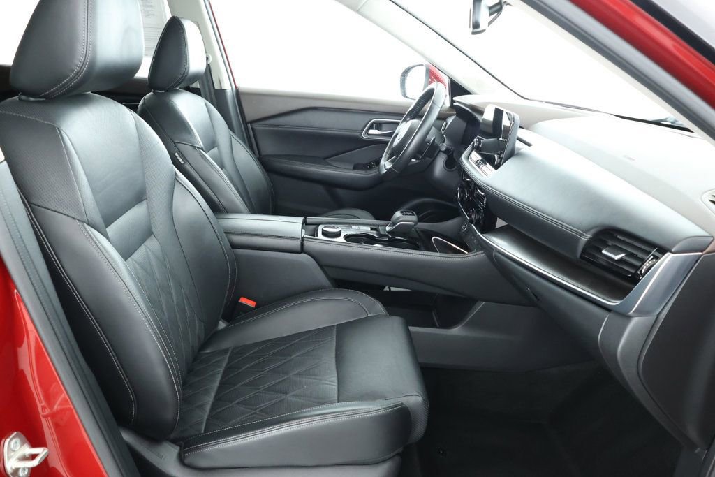 Used 2022 Nissan Rogue Platinum w/ Head-Up Display Package image 23