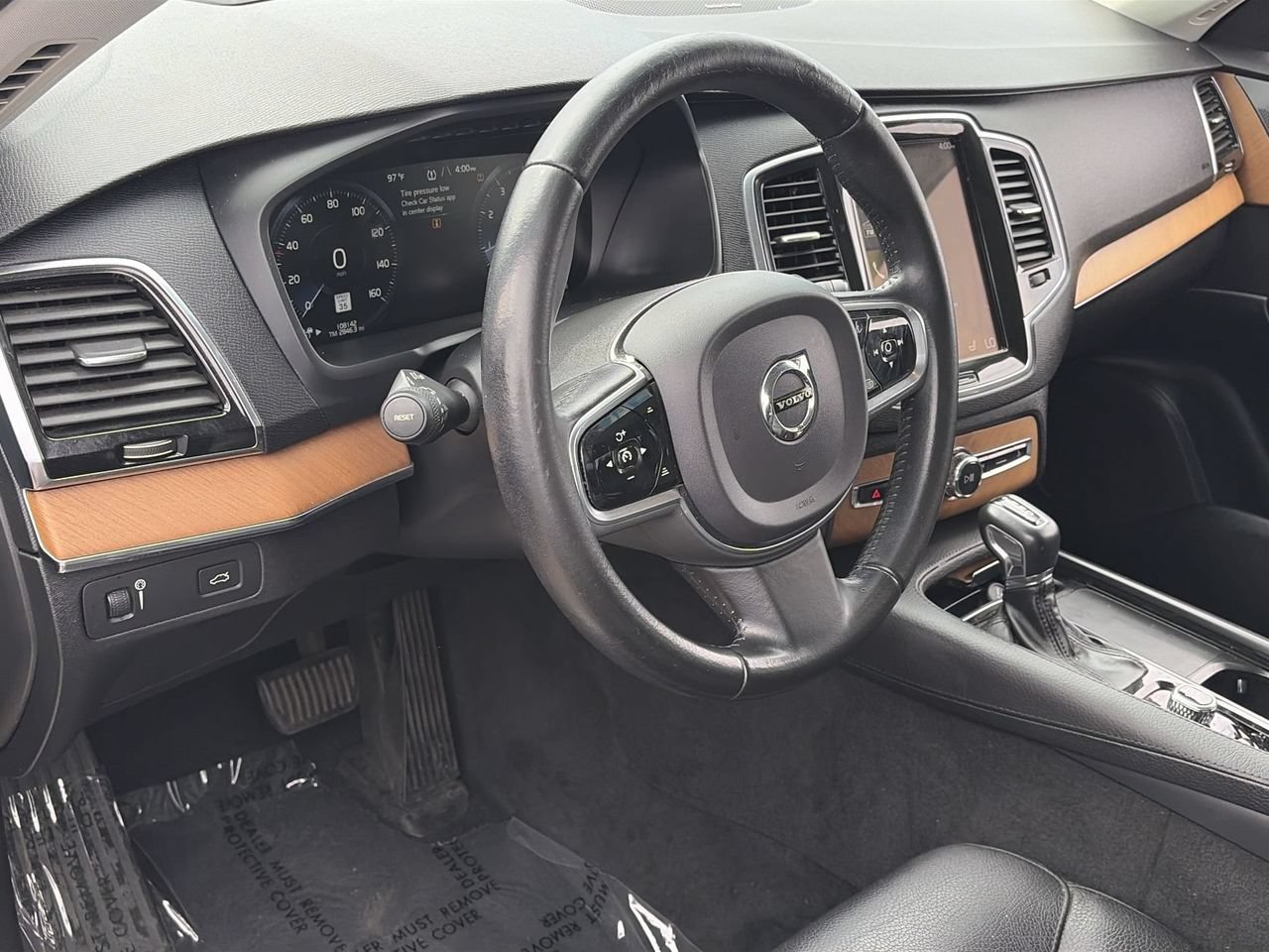 Used 2021 Volvo XC90 T6 Momentum w/ Advanced Package AWD/4WD image 17