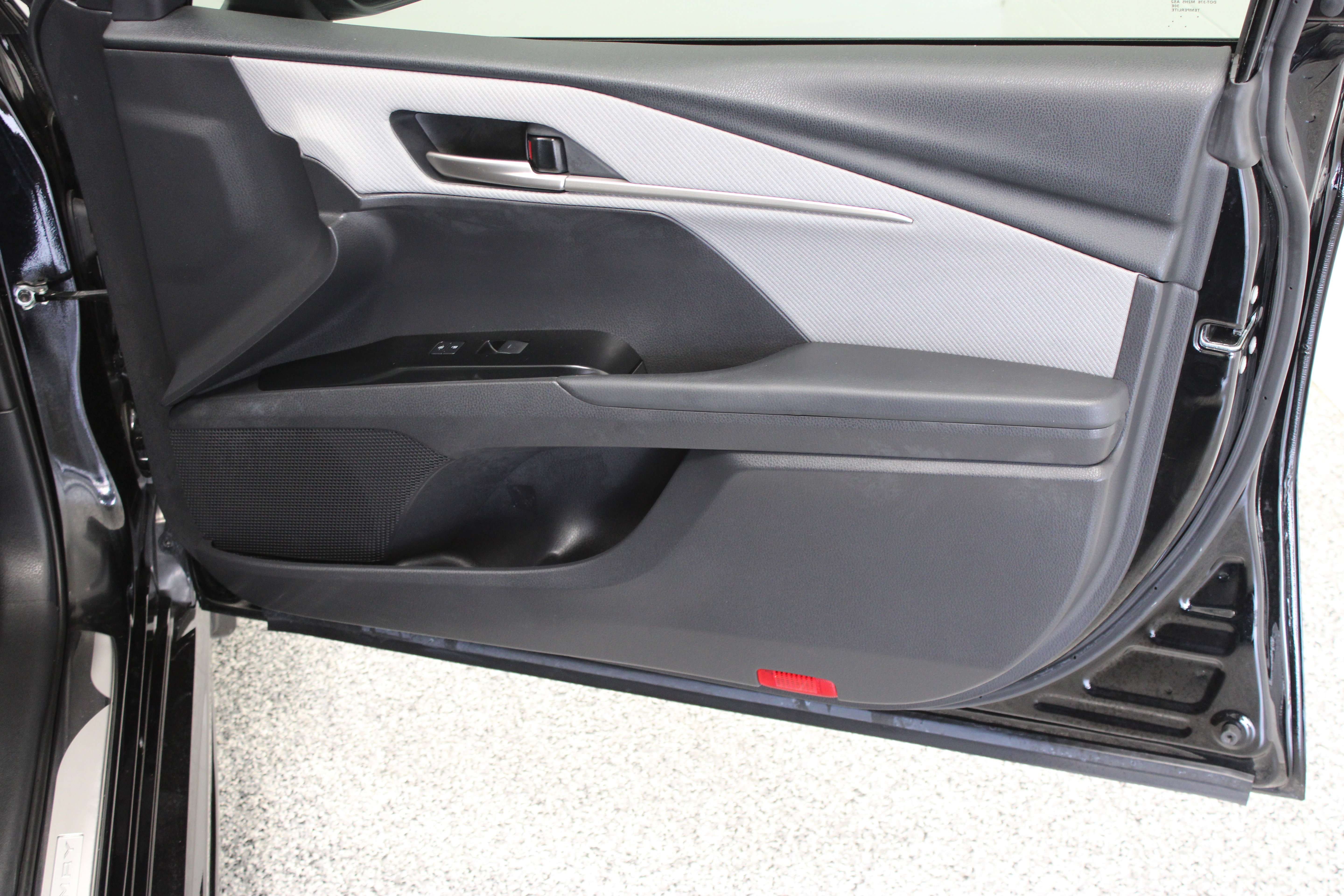 Used 2026 Toyota Camry SE w/ Convenience Package FWD image 34