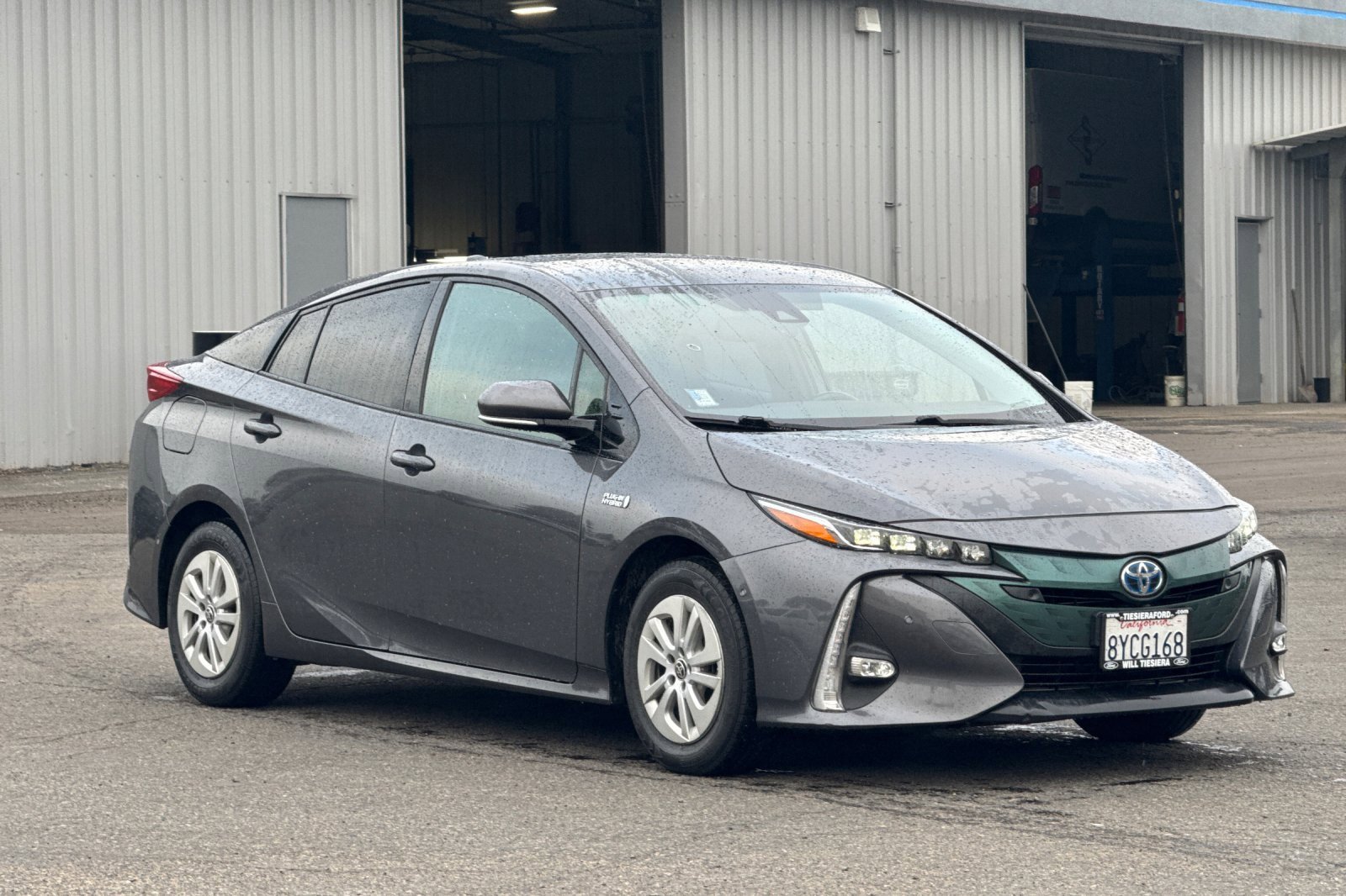 Used 2018 Toyota Prius Prime Advanced image 2