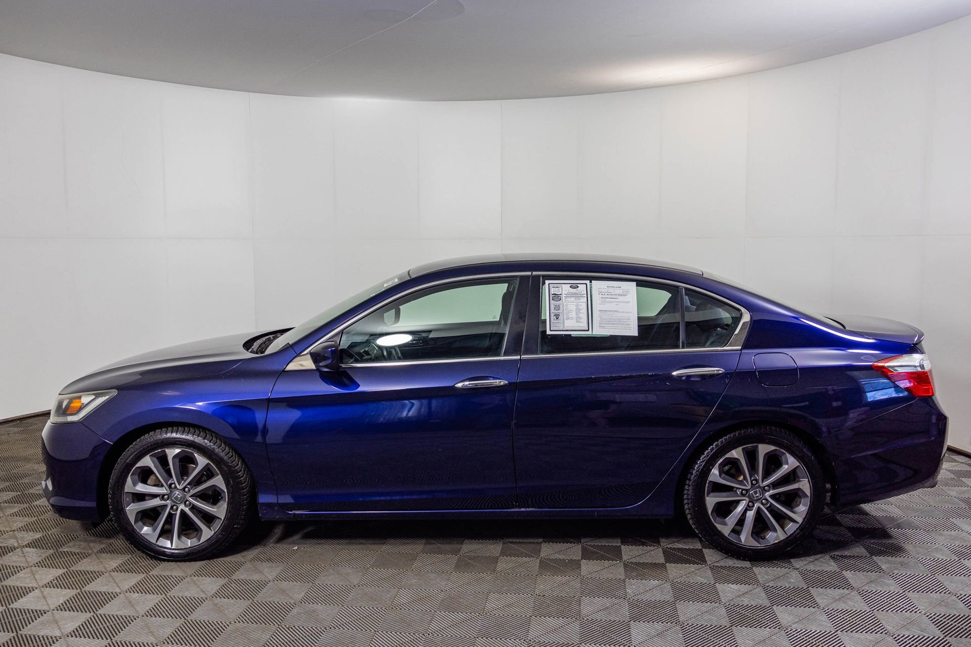 Used 2015 Honda Accord Sport image 16