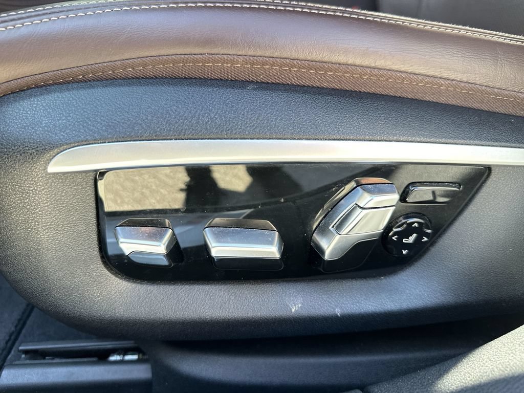 Used 2016 BMW 750i xDrive AWD/4WD image 32