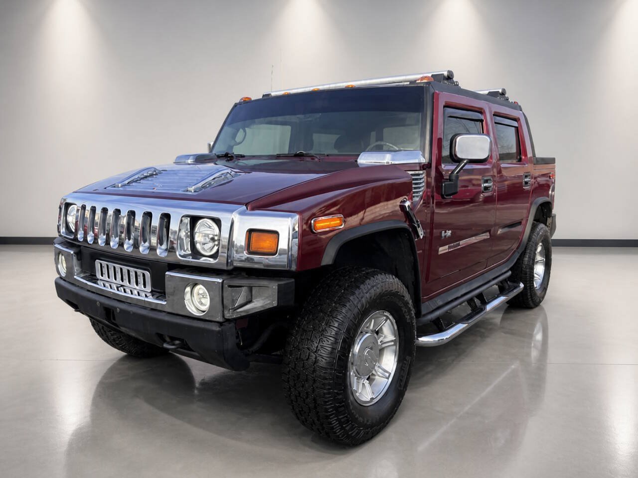 Used 2005 HUMMER H2 SUT w/ Preferred Equipment Group AWD/4WD image 1