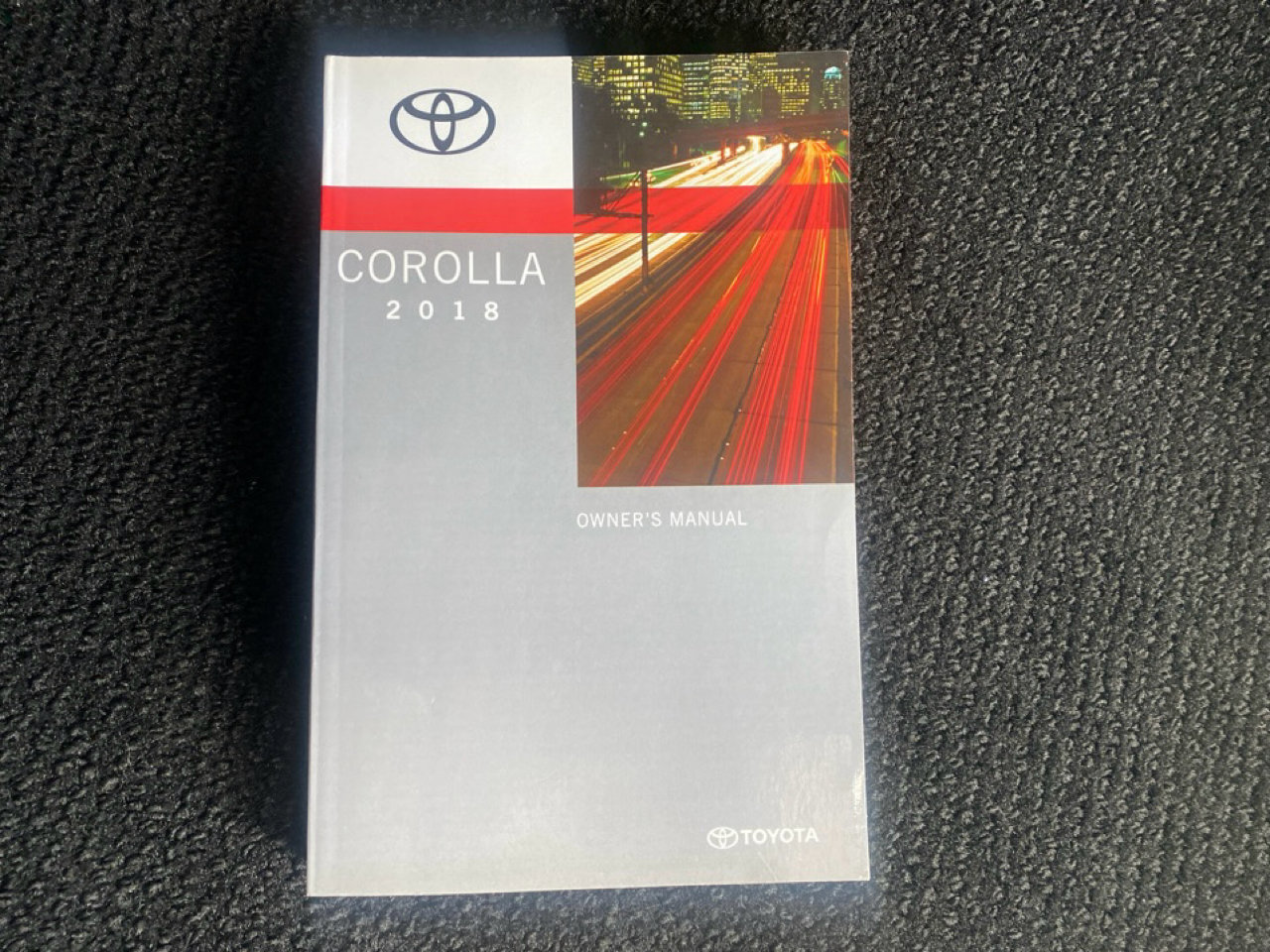 Used 2018 Toyota Corolla LE image 25