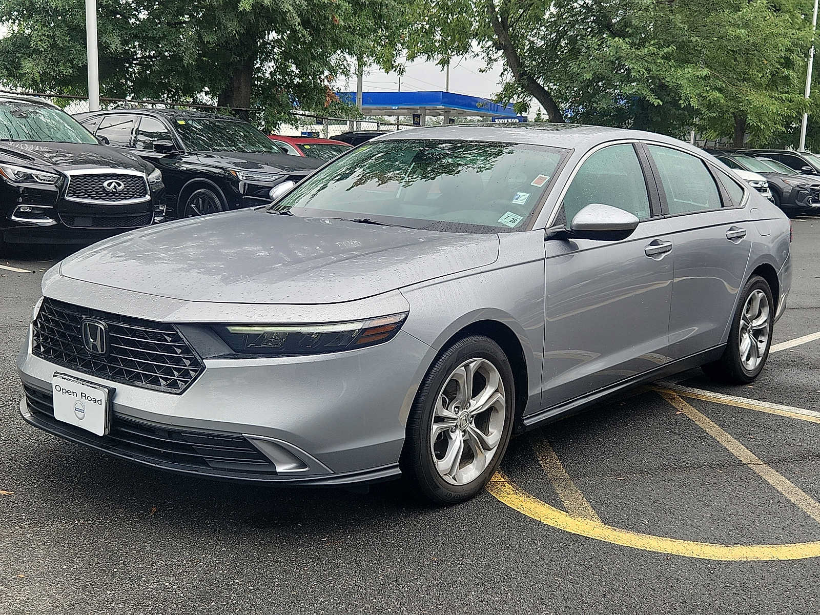 Used 2023 Honda Accord EX image 3