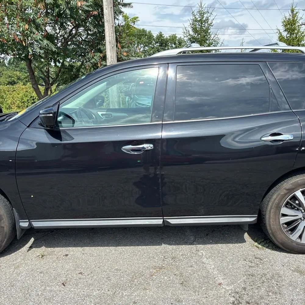 Used 2017 Nissan Pathfinder SL w/ SL Premium Package AWD/4WD image 4