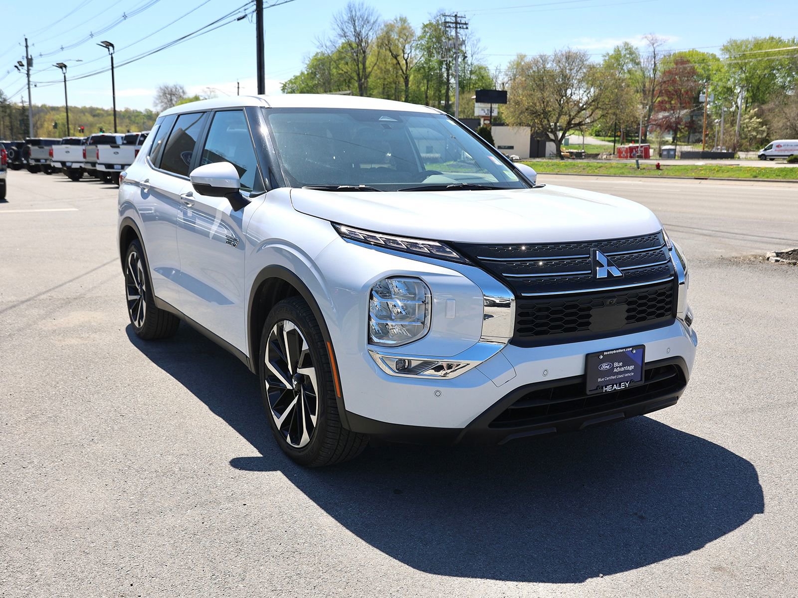 Used 2024 Mitsubishi Outlander 4WD Plug-In Hybrid