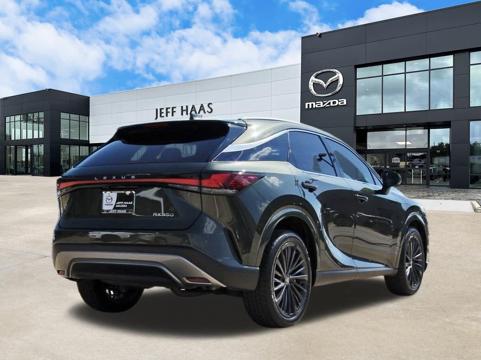 Used 2025 Lexus RX 350 Premium w/ Convenience Package FWD image 3