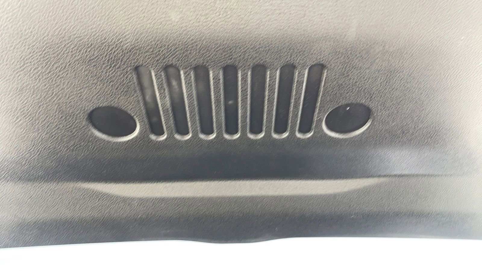Used 2022 Jeep Renegade Latitude AWD/4WD image 44