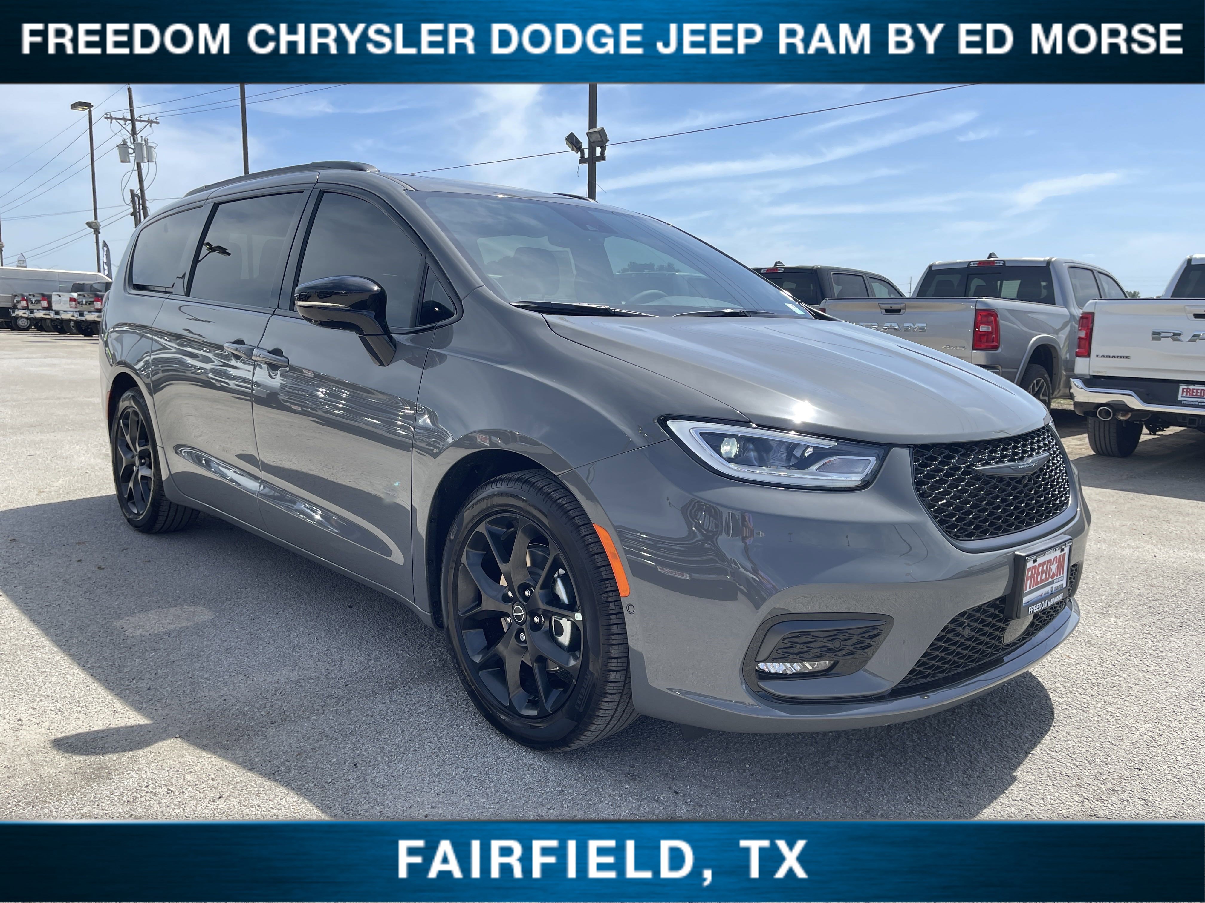 New 2025 Chrysler Pacifica Limited