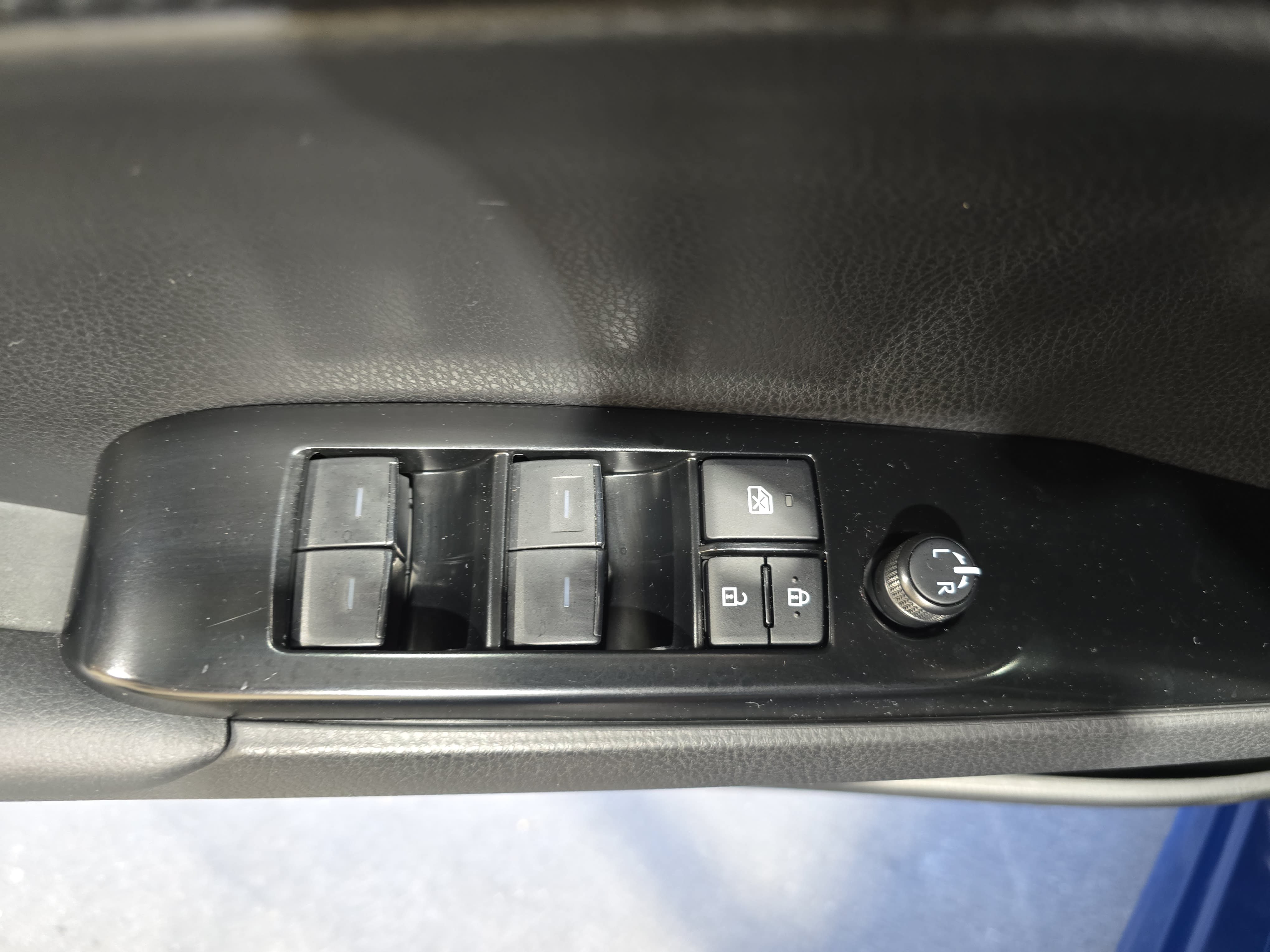 Used 2026 Toyota Camry SE w/ Multimedia Upgrade Package FWD image 26