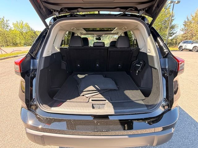 New 2026 Nissan Rogue SV AWD/4WD image 17