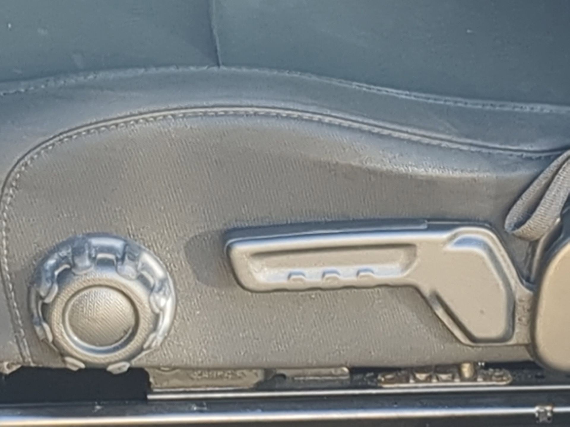 Used 2018 Jeep Wrangler Unlimited Sahara image 12